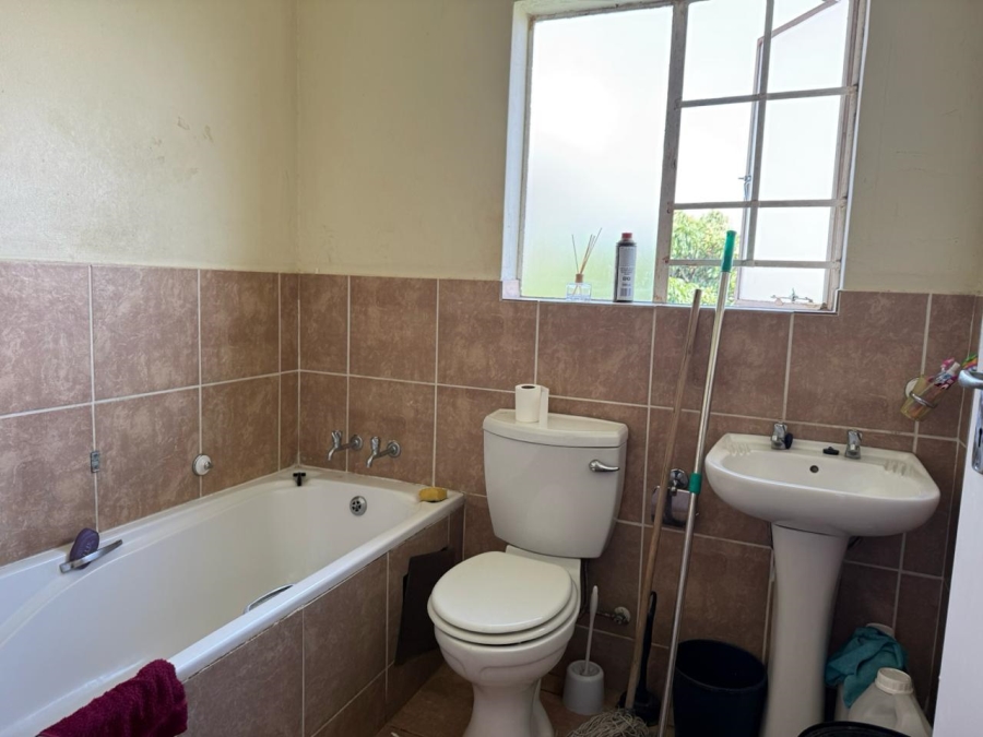 2 Bedroom Property for Sale in Rustenburg Central North West